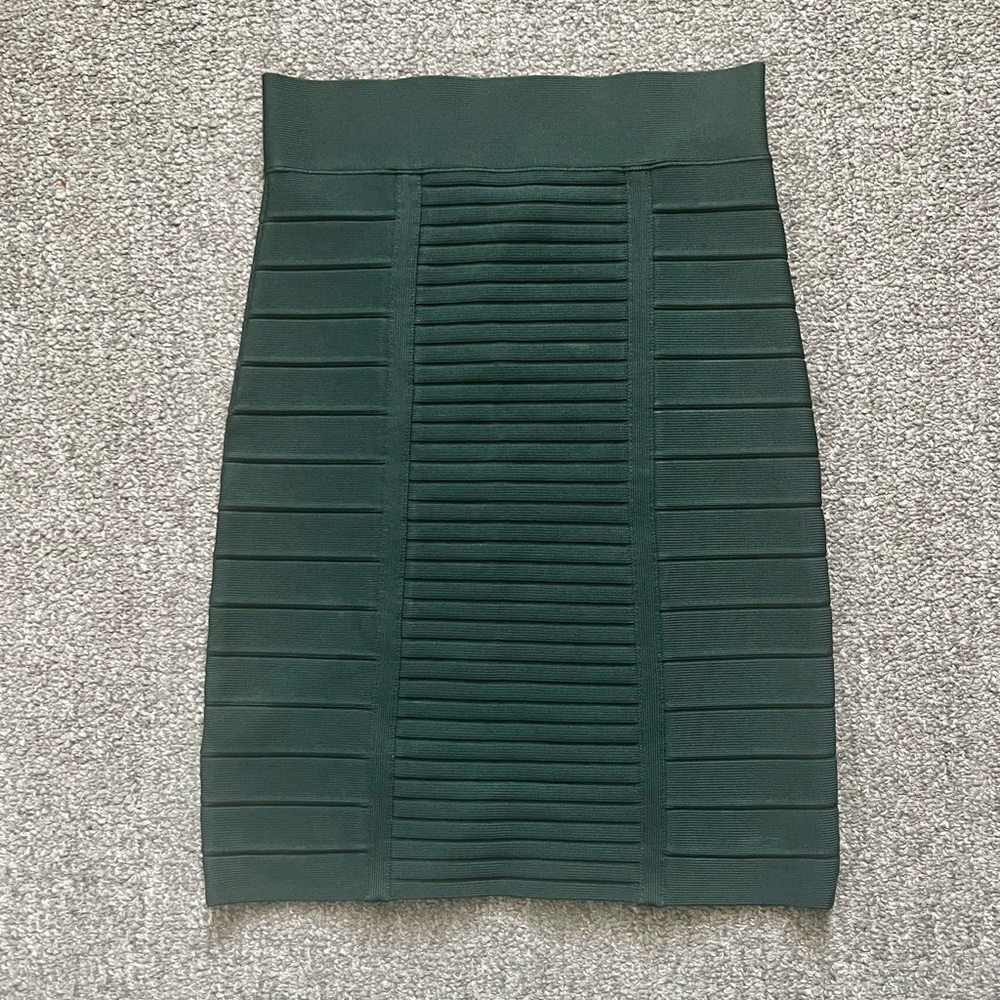 BRAND NEW! BCBGMAXAZRIA Bandage skirt Mini skirt Fern Size XS LHL3C171-862